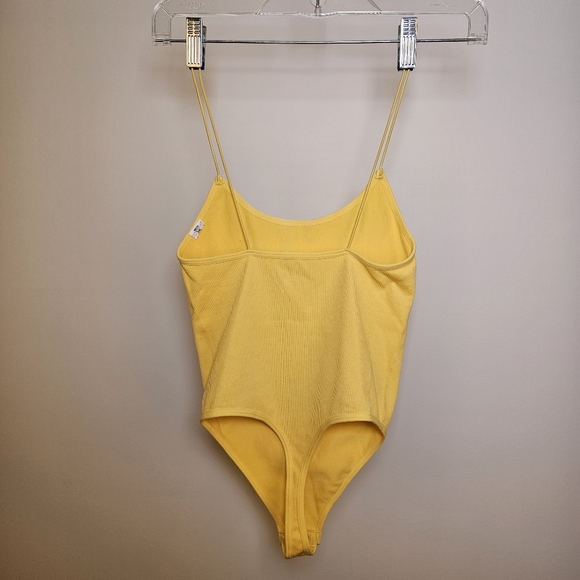 Yellow ribbed stretch nylon knit bodysuit top size S US - Picture 3 of 4